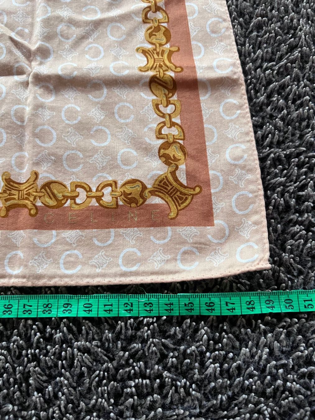 Celine Foulard & Sciarpe: Céline – Vintage Baumwolltuch Monogram – Usato da Winterthur venduto da Dejv 2