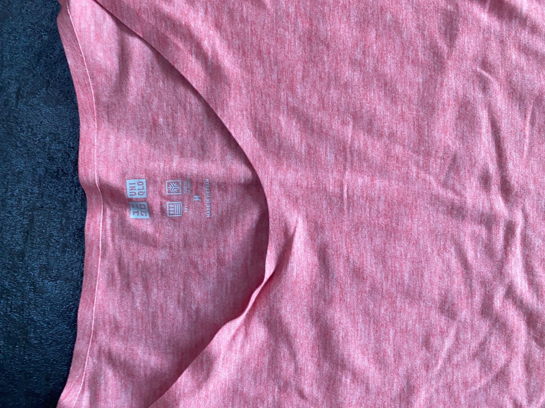 Uniqlo T-Shirts: Airism Shirt Uniqlo M – Gebraucht aus Chur von simhofstr 2
