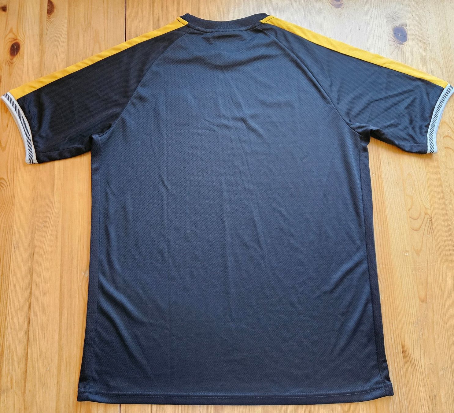 Maillots de corps & Pantalons: Burton Albion Trainingsshirt TAG Grösse XL Trikot – D'occasion à Hägglingen par United-Village-Trade 6