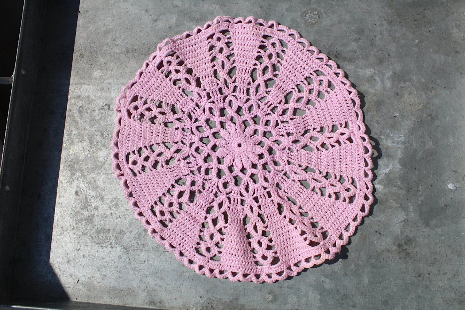 Autre linge de table: Rosarotes Häkel Deckchen , 29 cm – D'occasion à Locarno par fripui 2