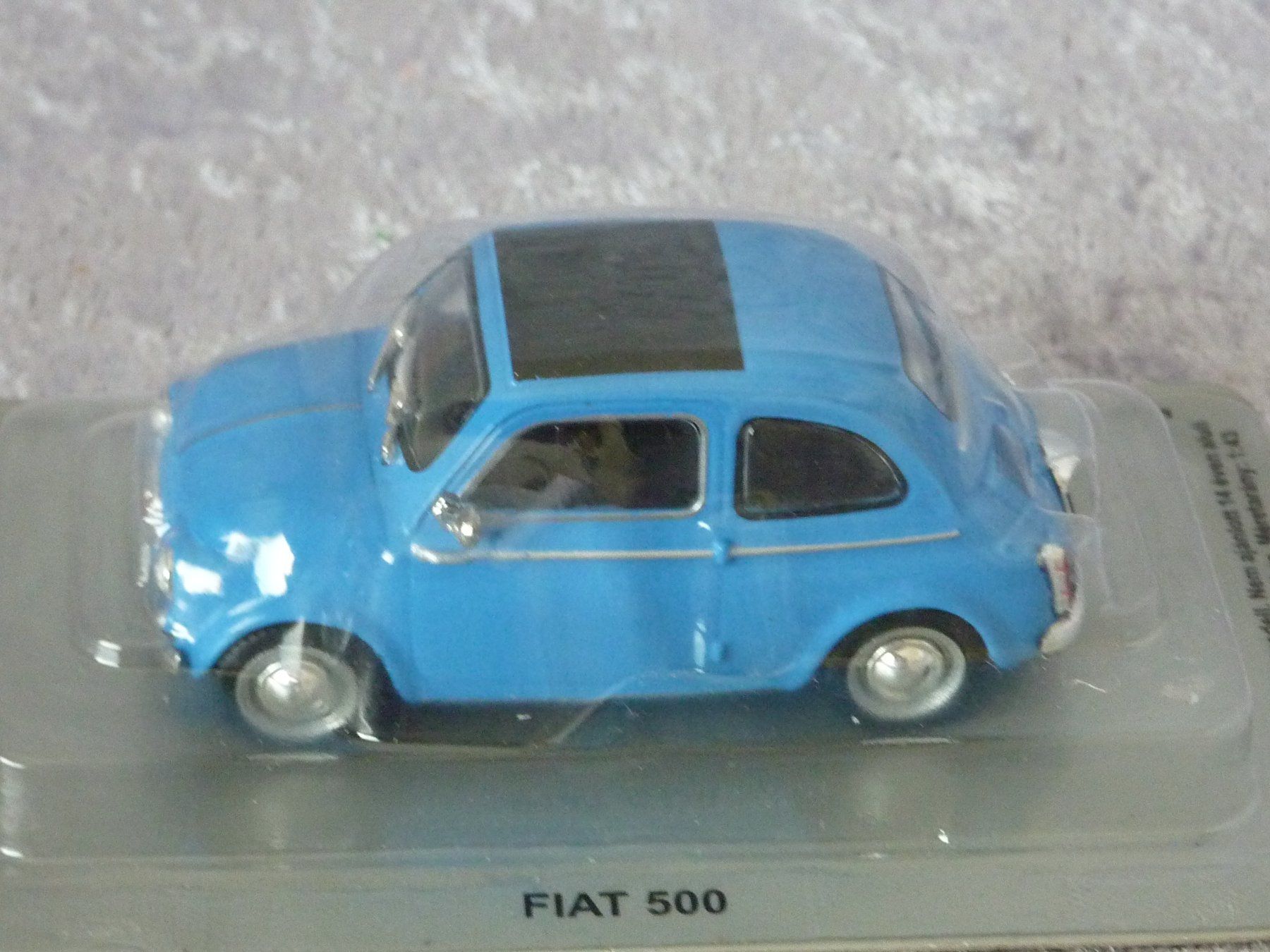 Fiat Modellini d'auto: Fiat 500 1:43 – Nuovo e nell'imballaggio originale da Dürrenäsch venduto da modellautos4you 1