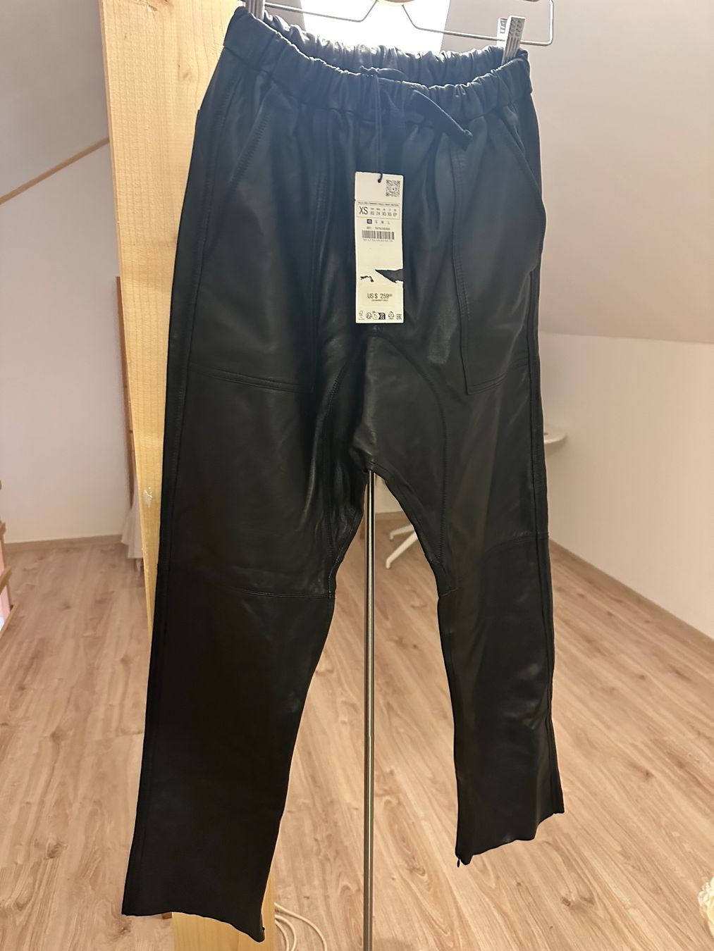 Zara Pantaloni: Leder Hose – Nuovo e nell'imballaggio originale da Rapperswil BE venduto da aro_66tx 1