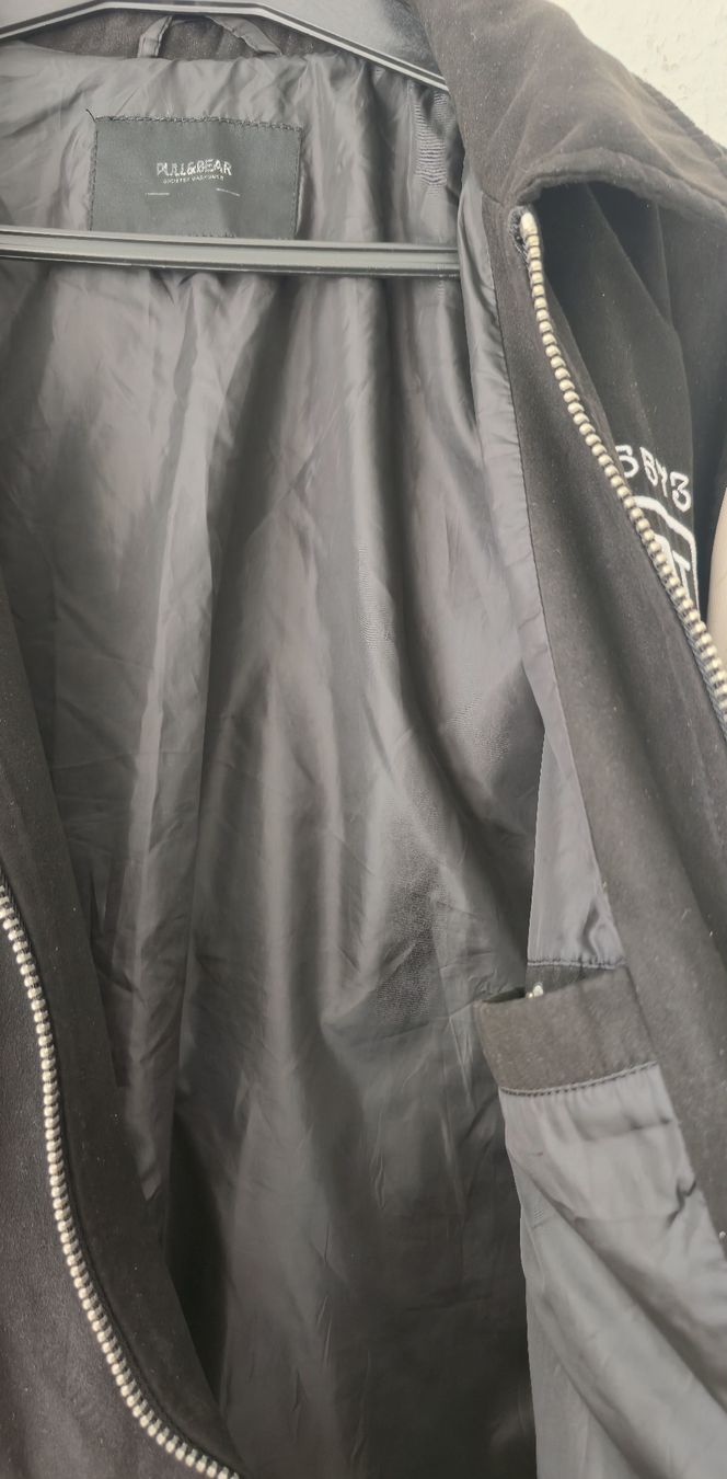 Pull&Bear Vestes: Veste bomber Pull&Bear Paris - Style universitaire taille L – D'occasion à Genève par MariaS2 3