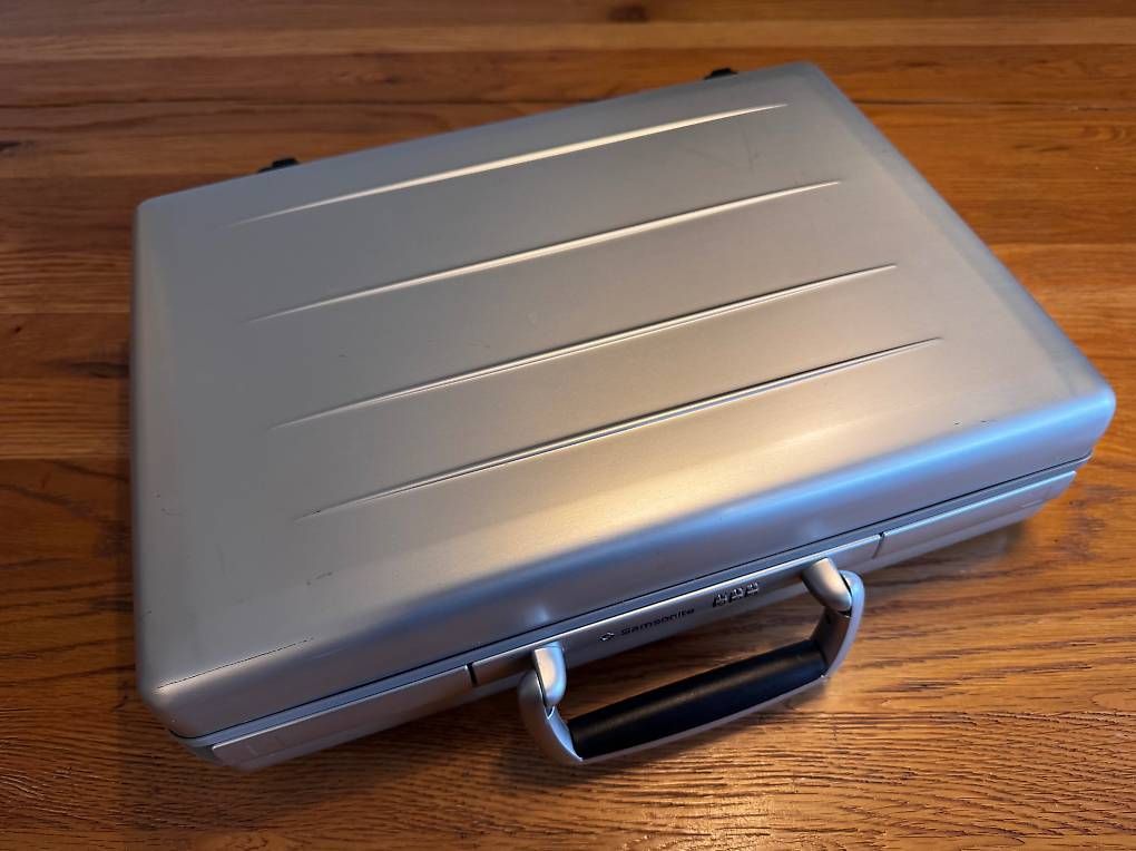 Apple Notebook: 007-Set: PowerBook G4 Titanium 1GHz | SSD | Samsonite – Usato da Neuenhof venduto da m3nin0 8