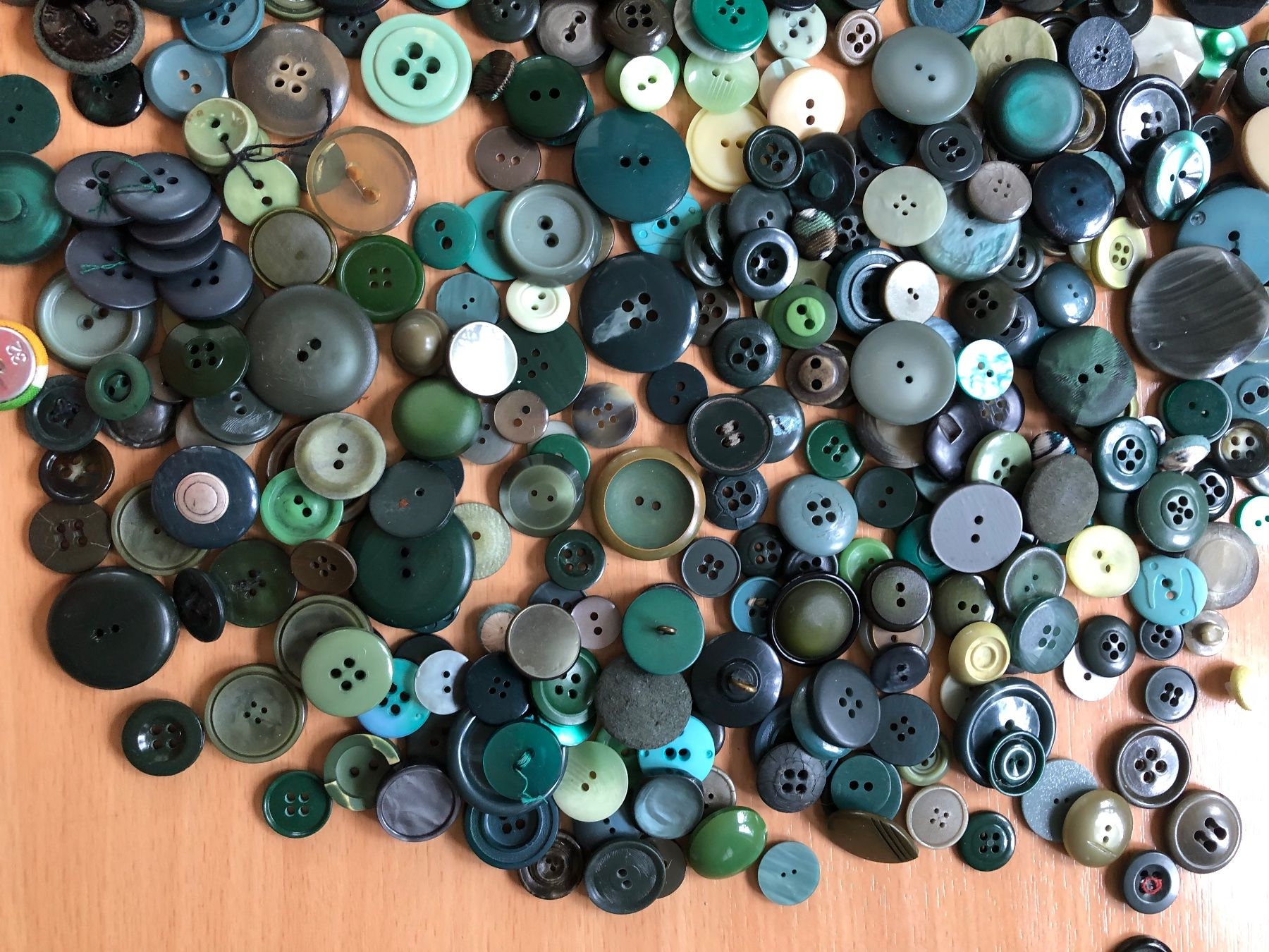 Knöpfe: Lot Knöpfe Grün ca. 1,3 Kg – Gebraucht aus Sirnach von Goforit2001 3