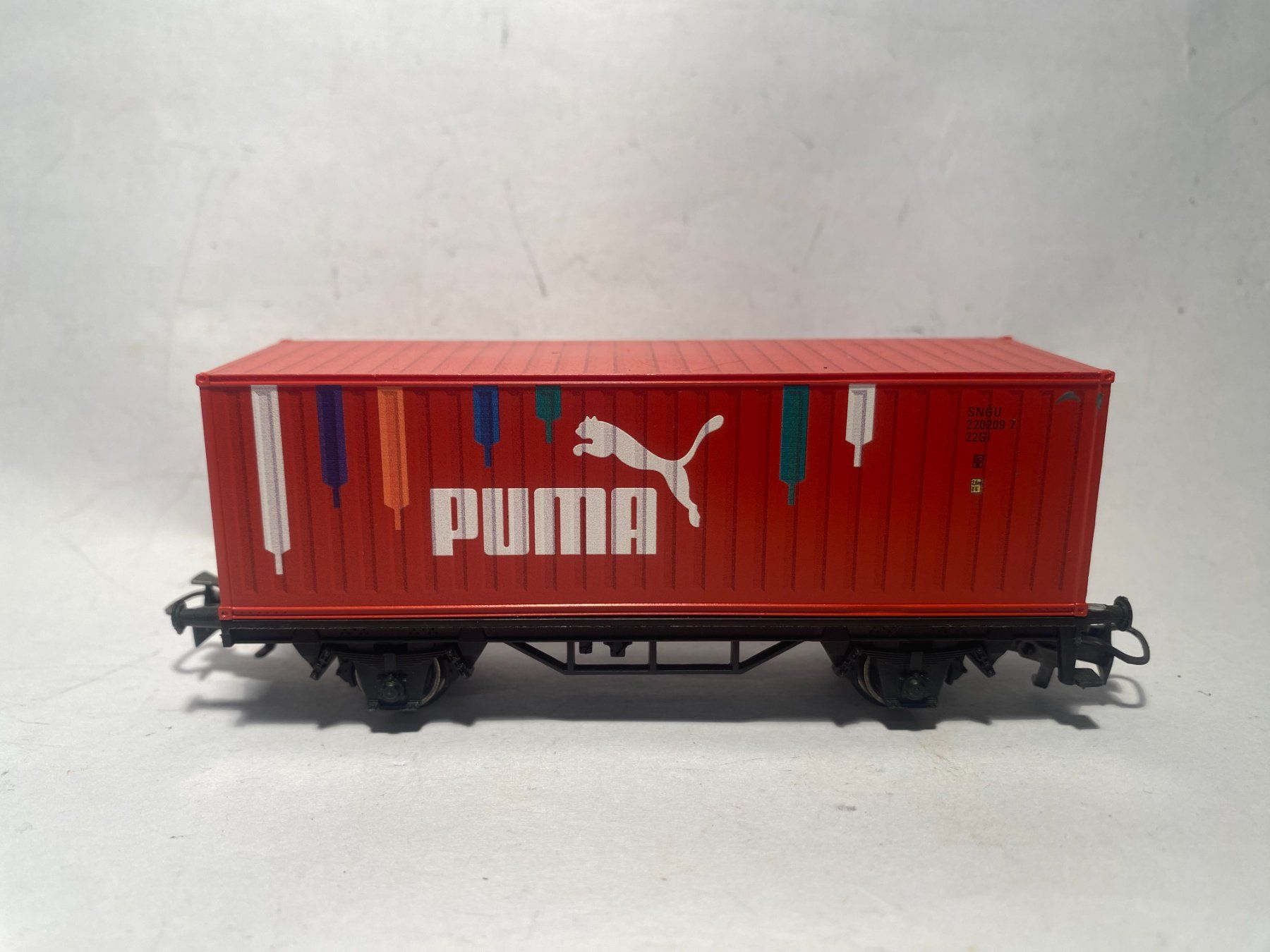 Märklin Modelleisenbahnen: Märklin Containerwagen PUMA rot, AC Achsen – Gebraucht aus Buchrain von Modellbahn11 1
