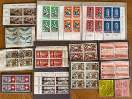 BLOCS PP et autres collés sur carton.