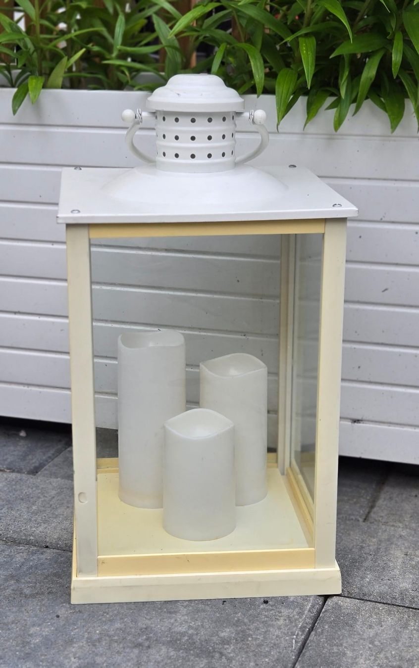 Lanterne: Weisse Laterne mit LED Kerzen - Dekoration! – Usato da Rheinsulz venduto da Dred 2