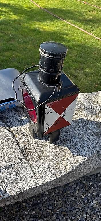 Lampade: Alte Bahnwärterlampe – Usato da Rickenbach LU venduto da Postpolo 2