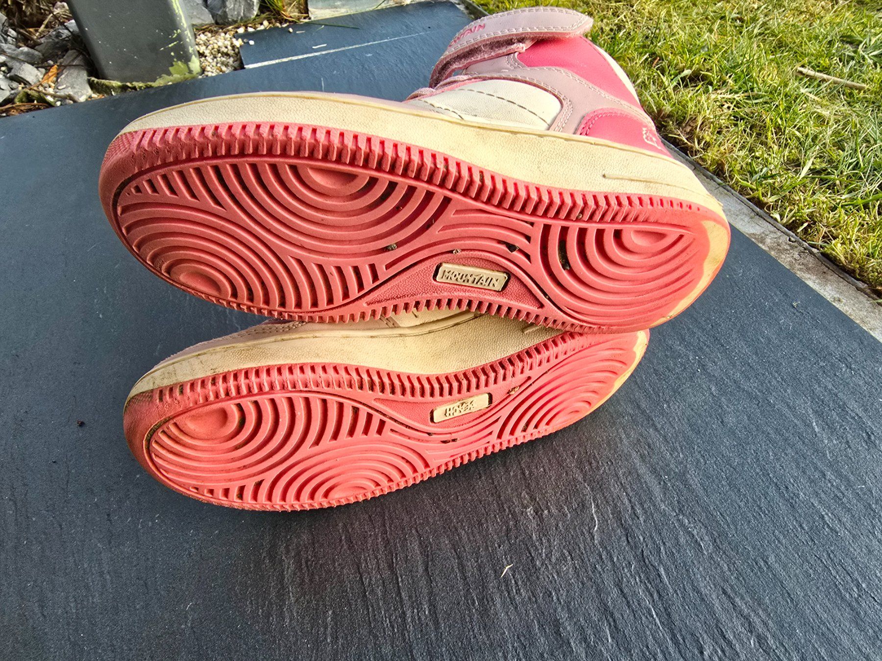Chaussures filles: Mädchen Sneaker Gr. 31 – D'occasion à Büttikon AG par Amineah 1