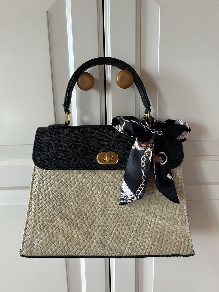 Borse da donna: Elegant Woven New Sling Bag – Nuovo (secondo la descrizione) da St.Josefen venduto da lop_lh8d 1