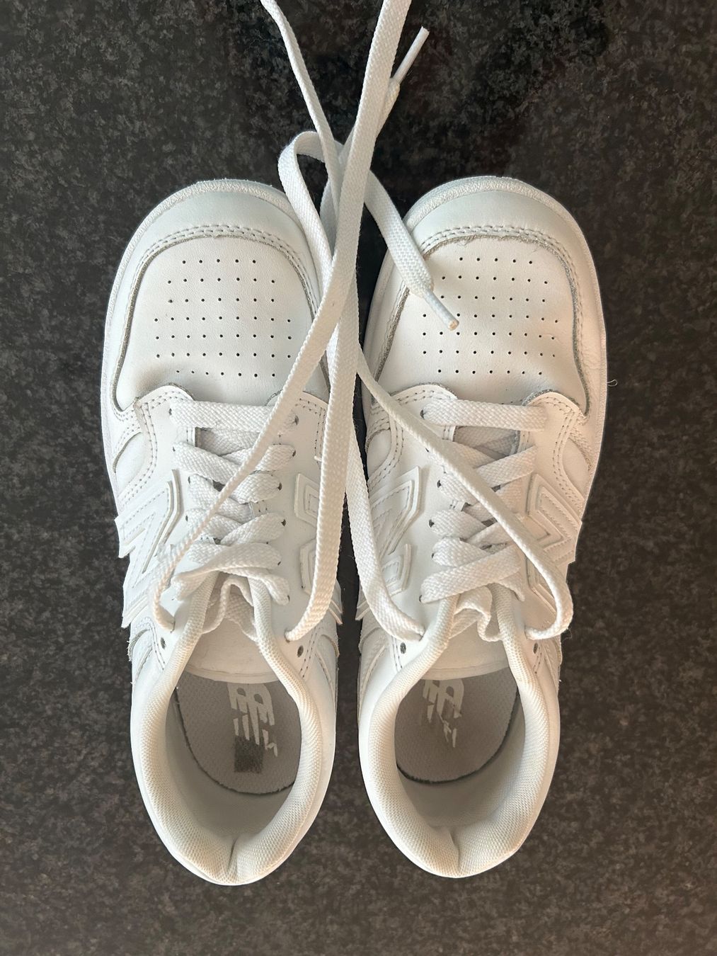 Scarpe per ragazze: Sneakers weiss – Usato da Marbach LU venduto da Mofie