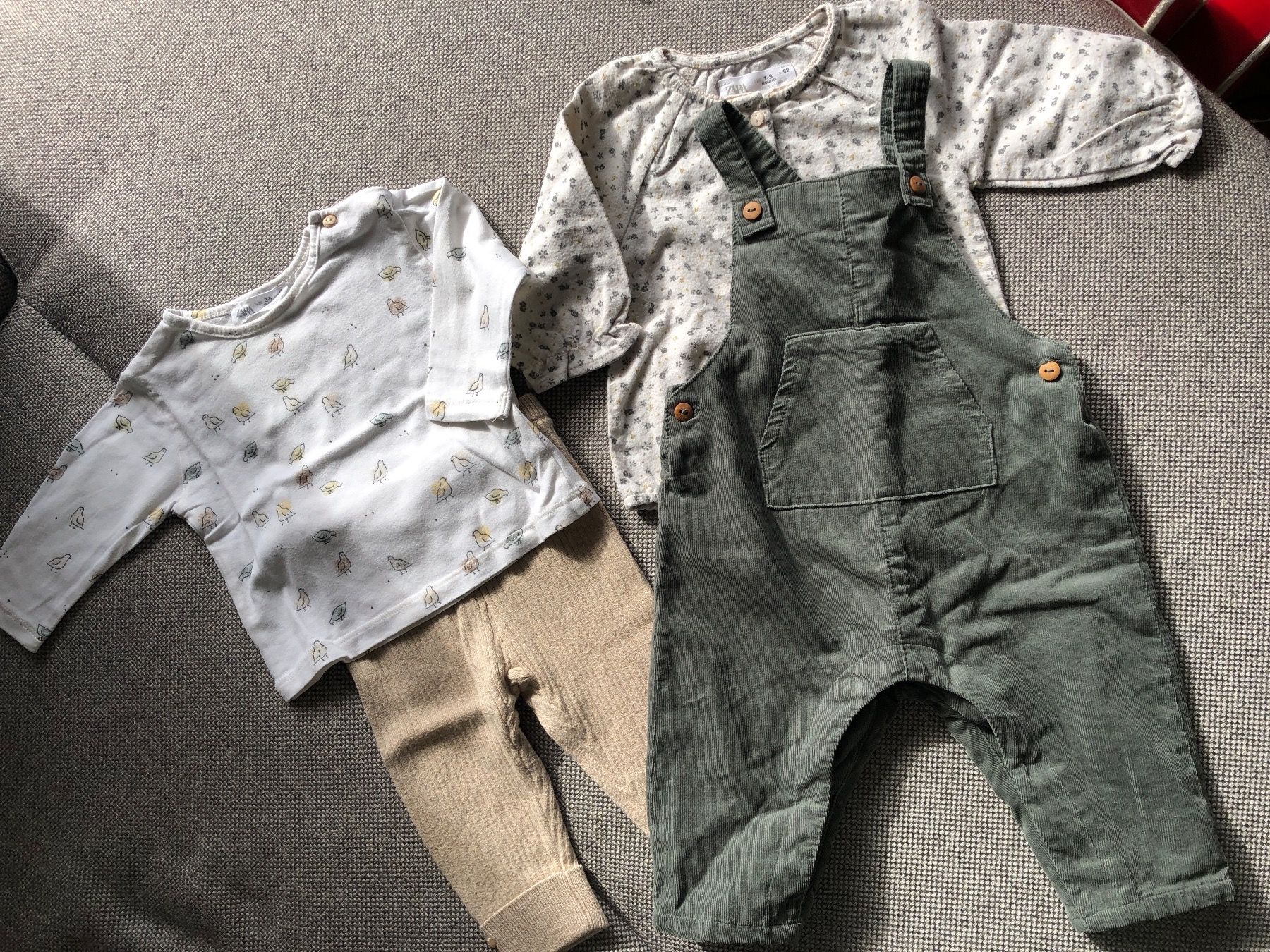 Kleiderpakete & -sets: 2 Baby Clothes Sets (62-68cm) – Neu (gemäss Beschreibung) aus Brugg AG von Magna3
