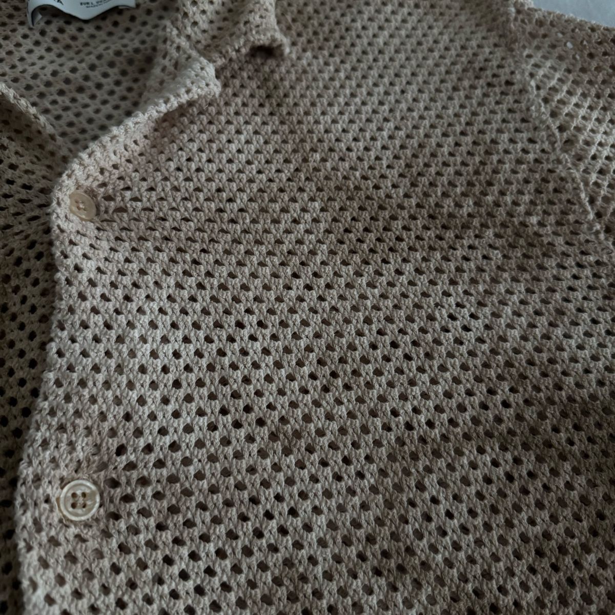 Bershka Hemden: Bershka Hemd Beige Grösse L gelöchert – Gebraucht aus Hinwil von norisenya 2