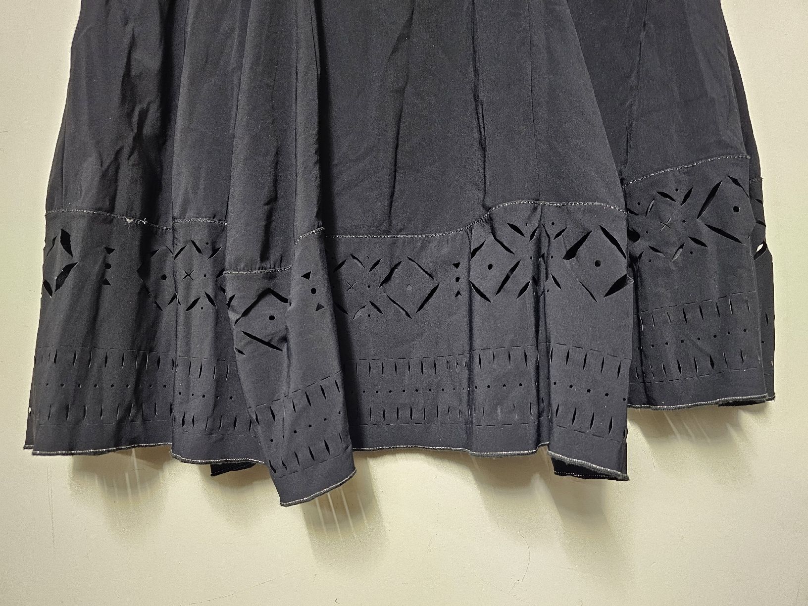 Röcke: Jupe Noire E-Bryde en lycra/Découpes ajourées/Chic/T:40 – Neu (gemäss Beschreibung) aus Basel von Paloma6261 5