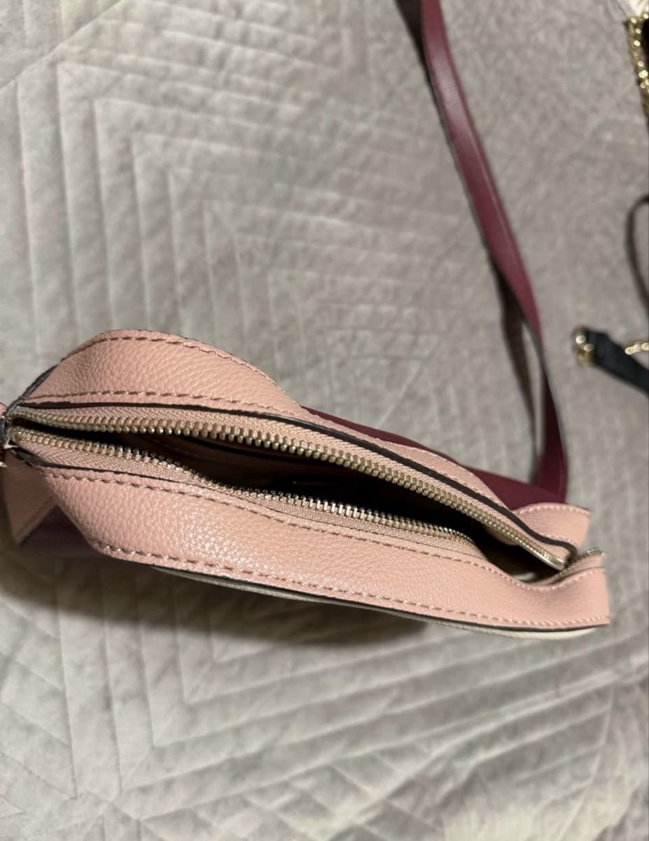 Guess Sonstige Kleidung & Accessoires: 4 Sacs à main – Gebraucht aus Petit-Lancy von vje_q7qb 5