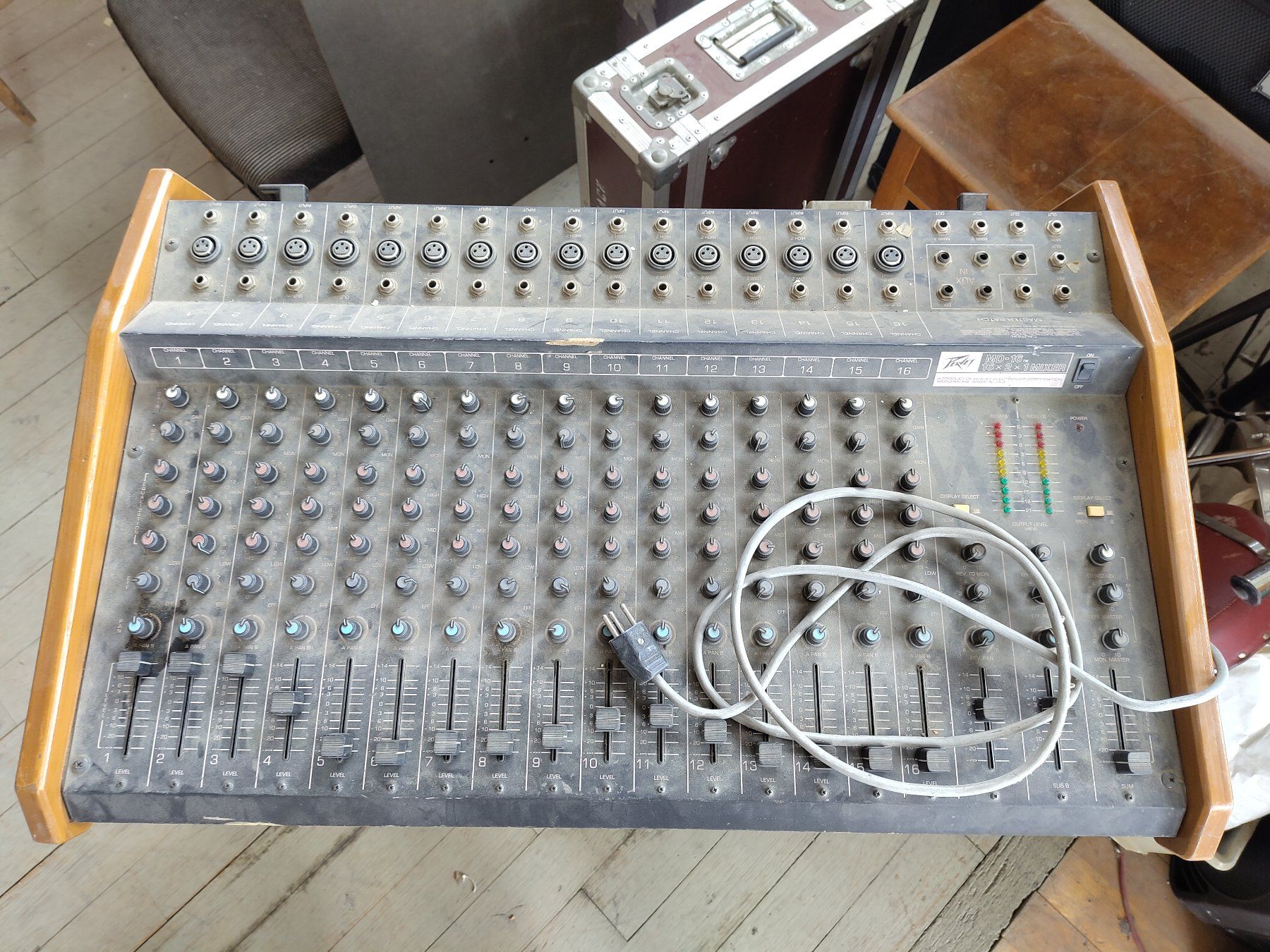 Peavey Console di mixaggio: Analoges 16 Kanal-Mischpult Peavey – Usato da Küttigen venduto da nordkap211