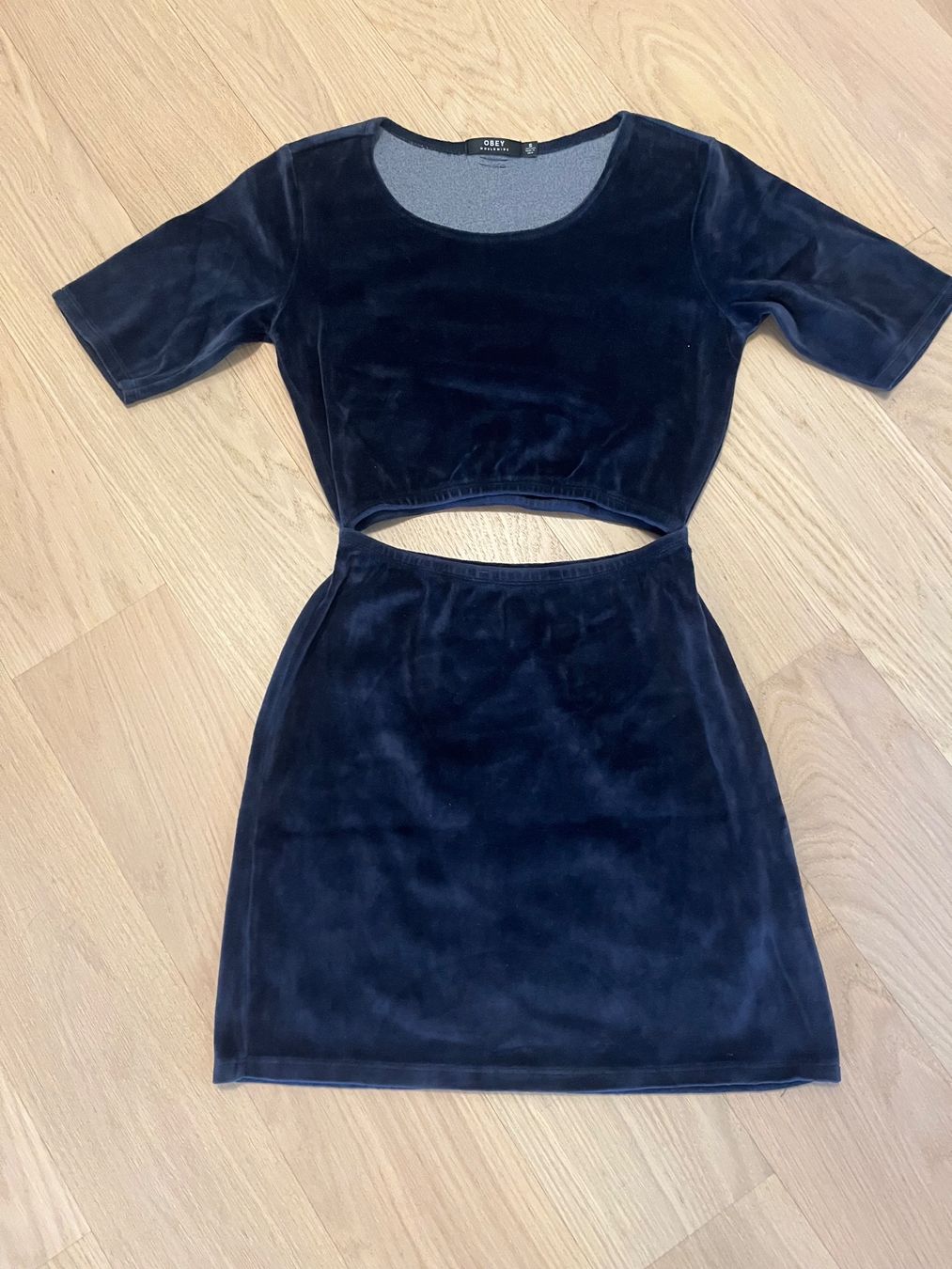 Kleider: OBEY Kleid, Grösse S – Gebraucht aus Bonstetten von Savannah7