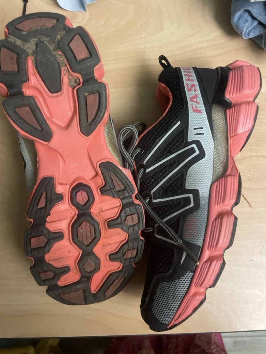 Scarpe per ragazze: Laufschuhe Sneaker schwarz pink Gr.36 – Nuovo (secondo la descrizione) da Obergerlafingen venduto da cabo4 2