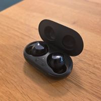 Samsung Galaxy Buds + Ladecase schwarz / linker earbud