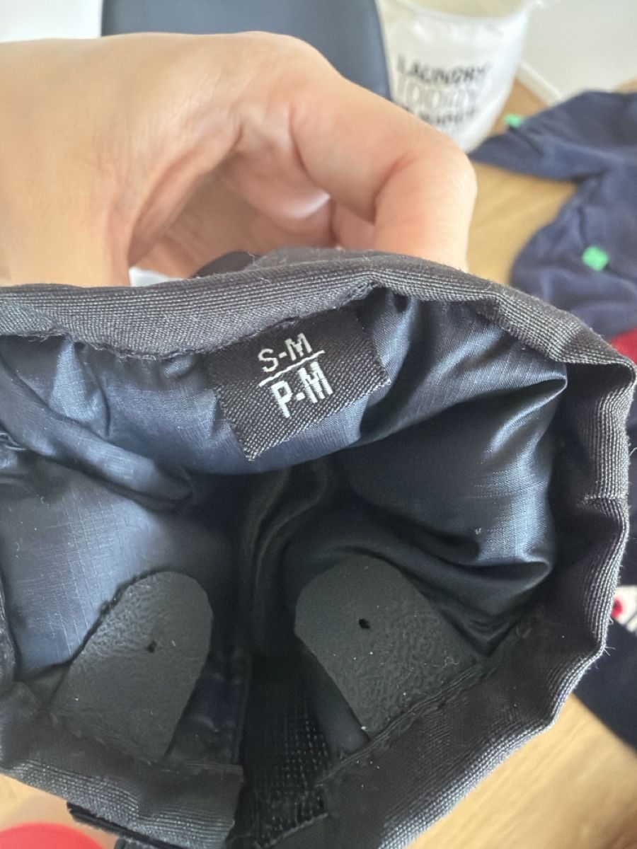 Guanti: Canada Goose Black Mittens S-M. Hardly worn – Usato da Baar venduto da reg_8l6t 1