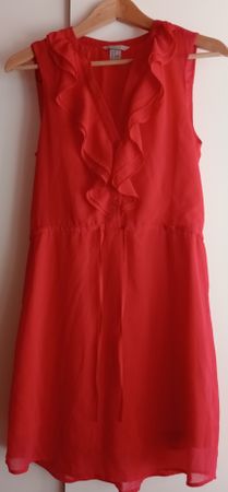 H&M Kleid ärmellos rot mit Rüschen Grösse 36 neuwertig