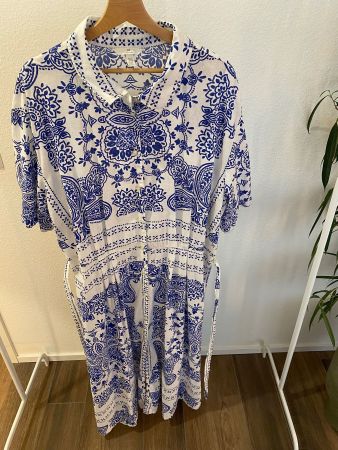 H&M Leinen-Kleid weiss blau mit Muster Gr. XXL / 50 - 54