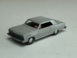 Wiking Chevrolet Malibu achtgrau eingesetztes Lenkrad