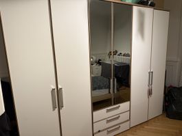 Kleiderschrank 6-türig