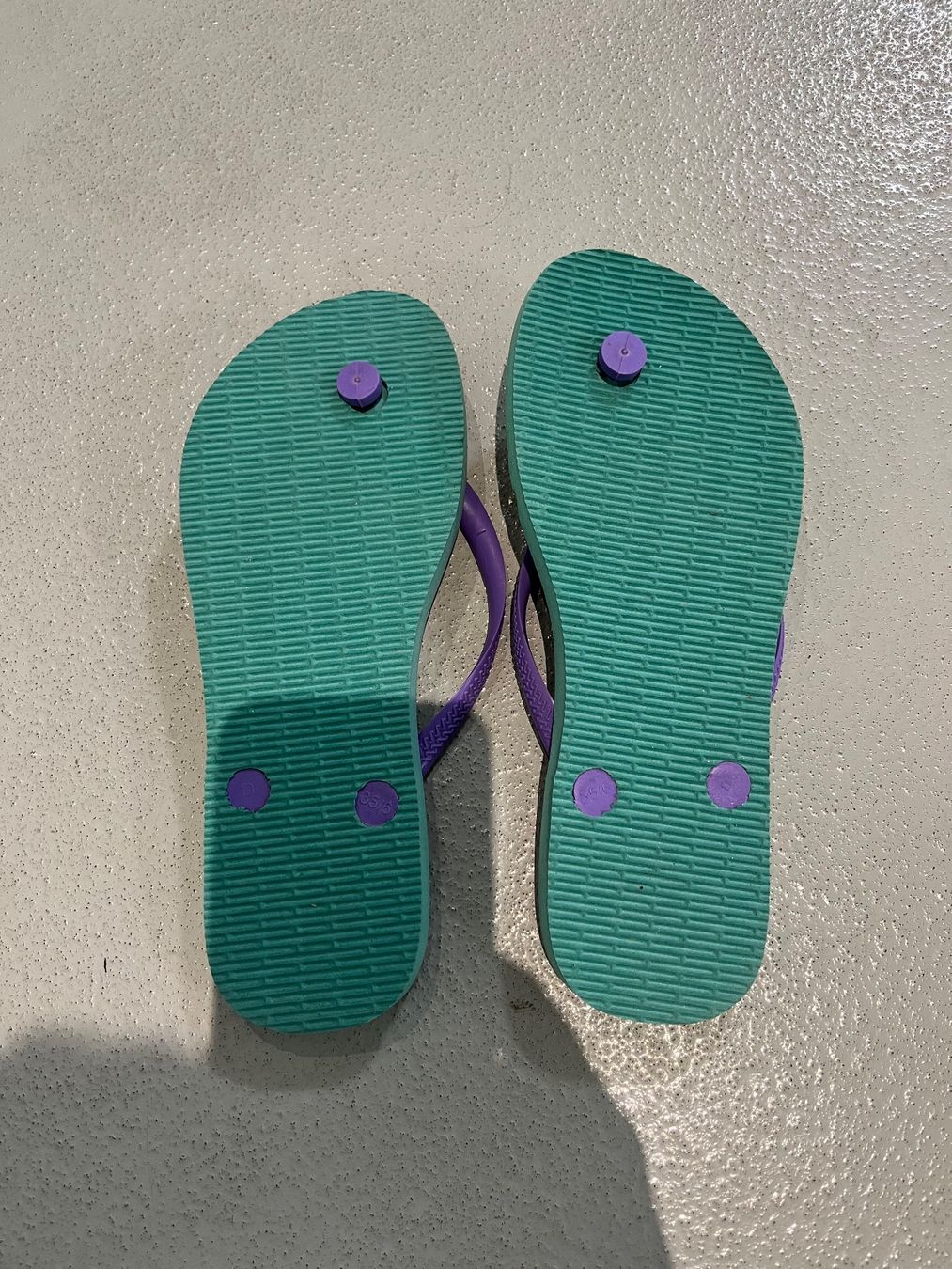 Havaianas Scarpe da uomo: Neuwertige Havaianas Flip Flops – Nuovo (secondo la descrizione) da Kilchberg ZH venduto da TanniTanni 1