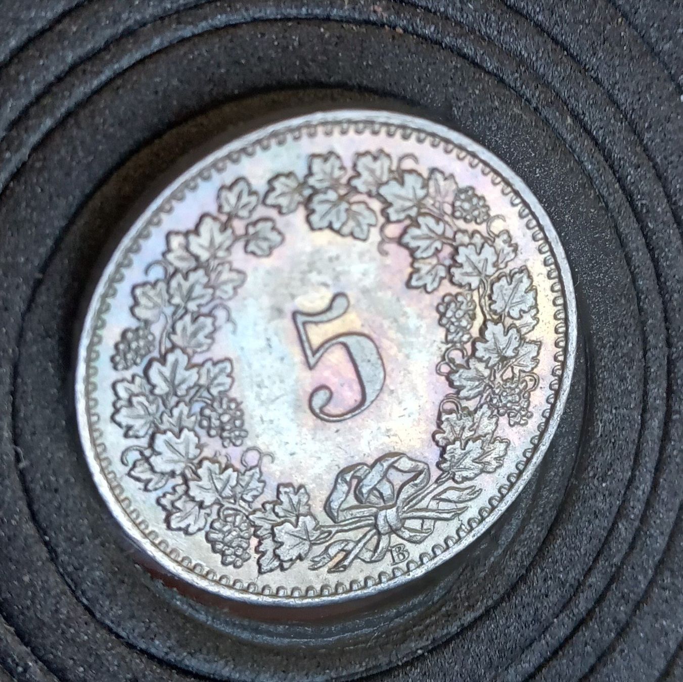 Tutti le monete: **5 RAPPEN 1881B**STGL** PATINE SPIEGELT FARBEN**UNC** – Nuovo e nell'imballaggio originale da LYON FRANCE venduto da Zumbawe