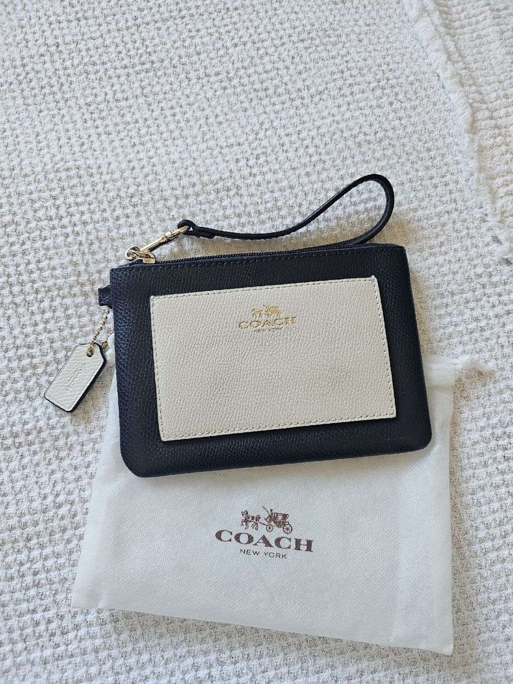 Coach Borse da donna: Coach Tasche Wristlet Neu & Orginalverpackt  – Nuovo (secondo la descrizione) da Sirnach venduto da Dglarnerin72