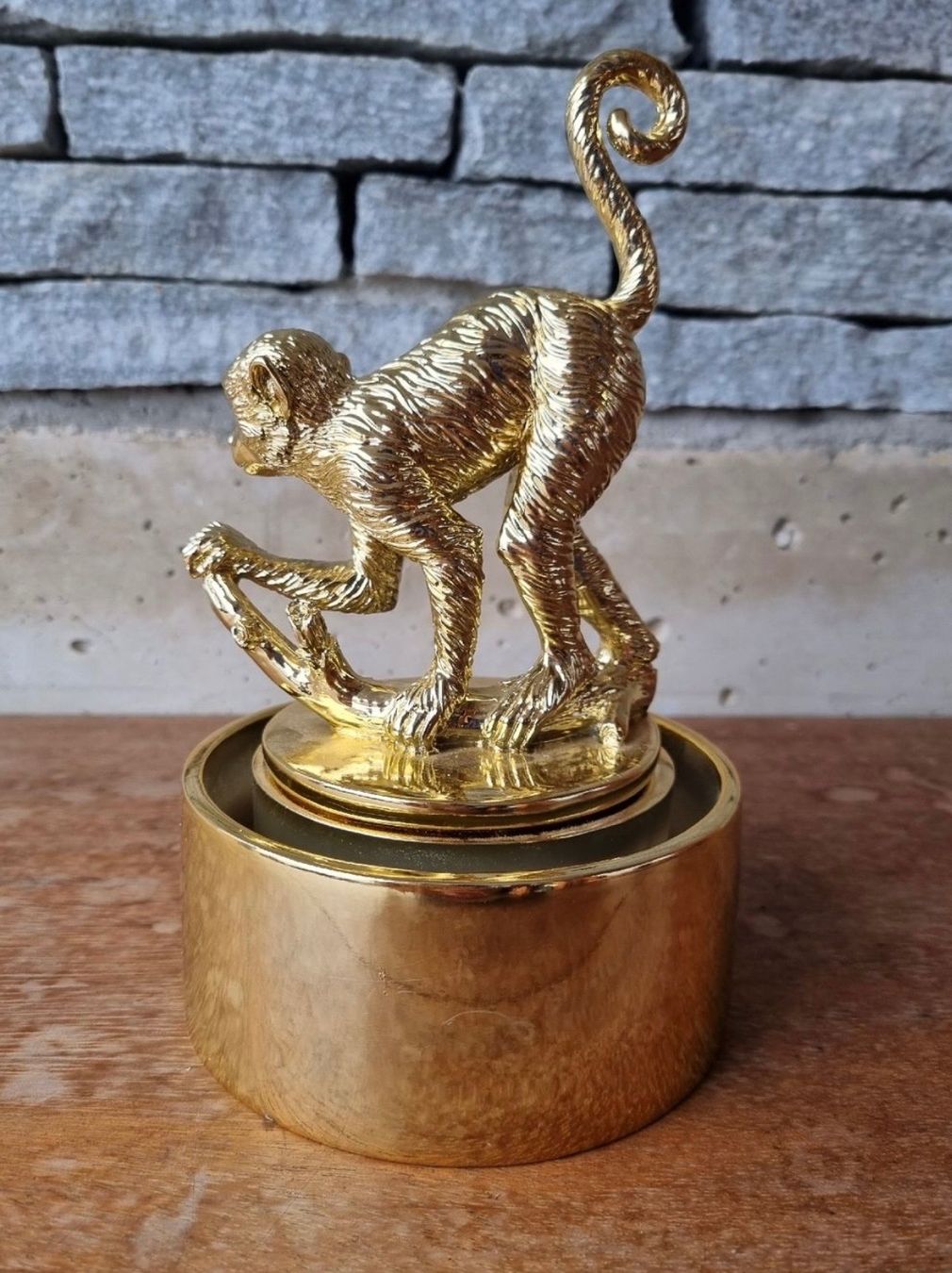 Statuette: Affenstatue der Marke BALLY – Usato da St. Gallen venduto da Floomer 3