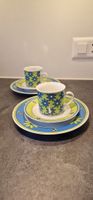 Tasses à café + soucoupes et assiettes à dessert
