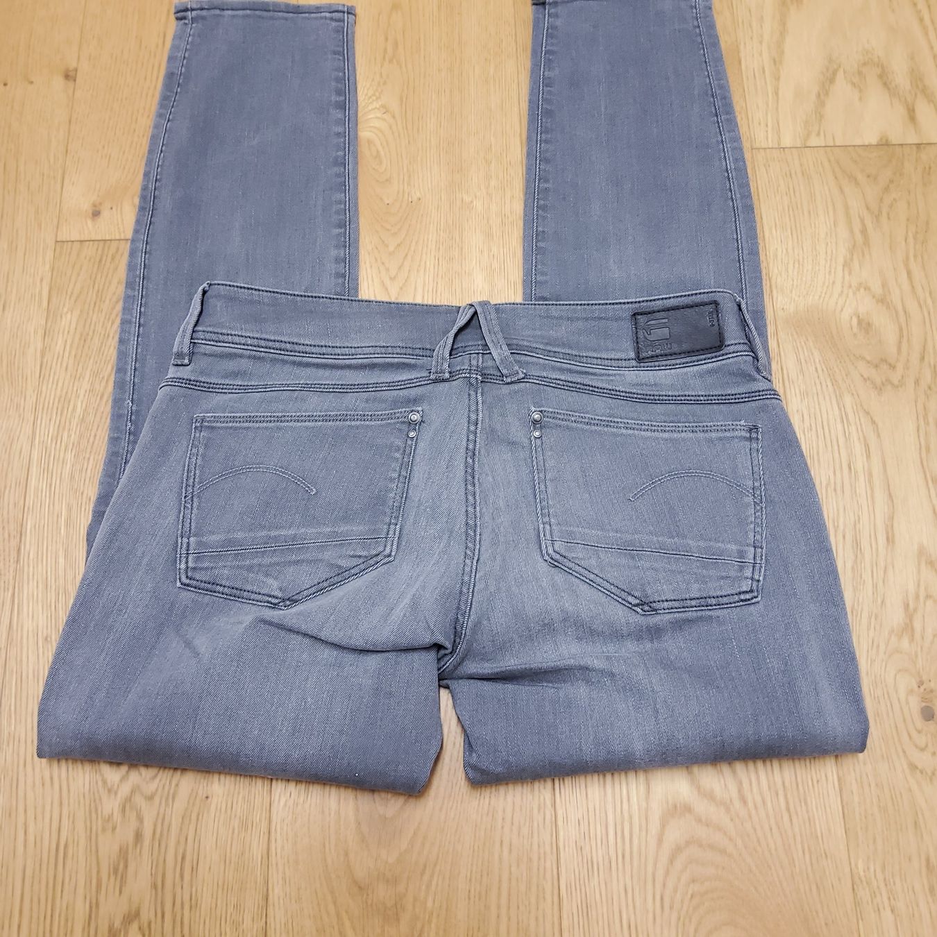 Esprit Lotti di vestiti: Kleiderpacket: Hosen, Schals – Usato da Naters venduto da 3904Naters 4