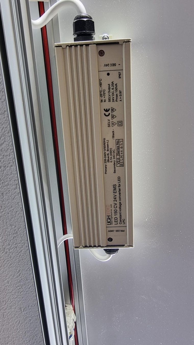 Tutte le decorazioni: LED Light Box, Spanntuchrahmen, Leuchtkasten – Usato da Adliswil venduto da Window09 3