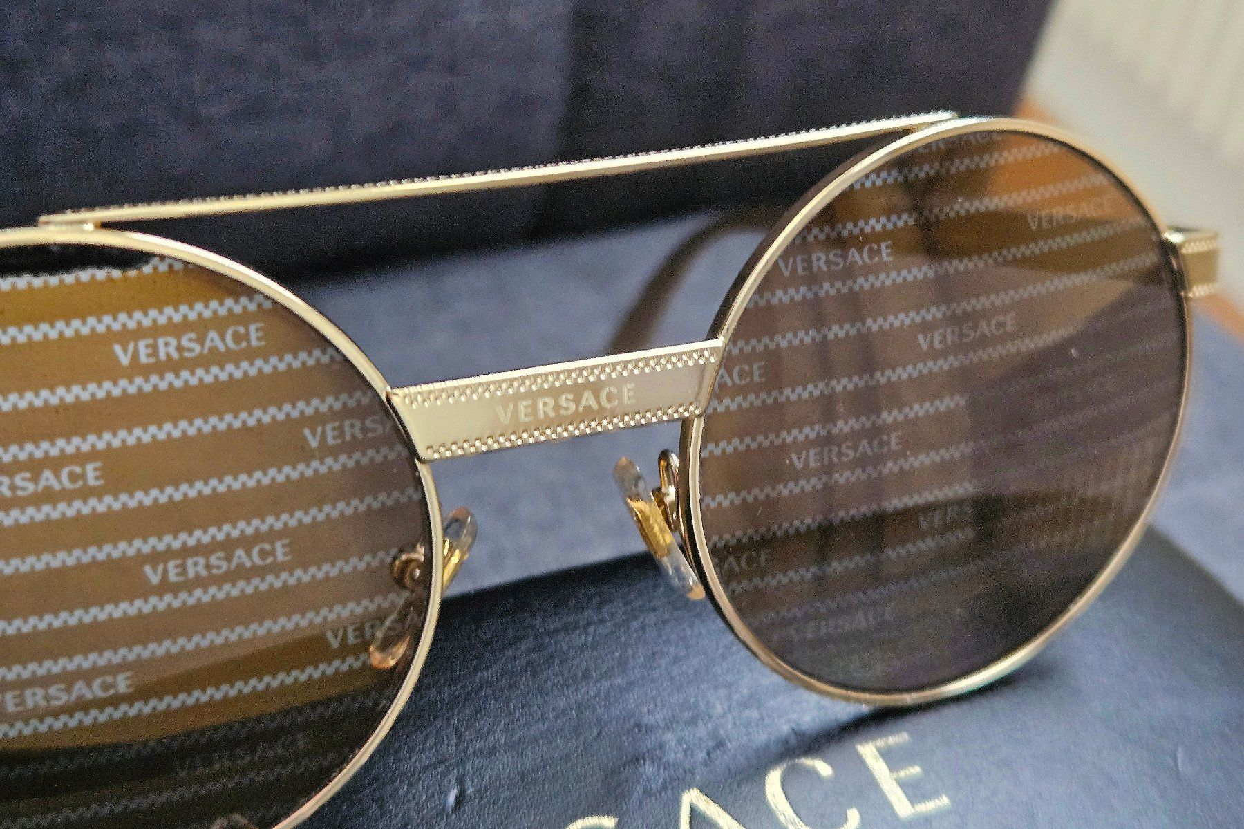 Versace Occhiali & Lenti: Lunettes Versace 2210 1252/V3 Gold – Usato da Biel/Bienne venduto da ypsillon 1