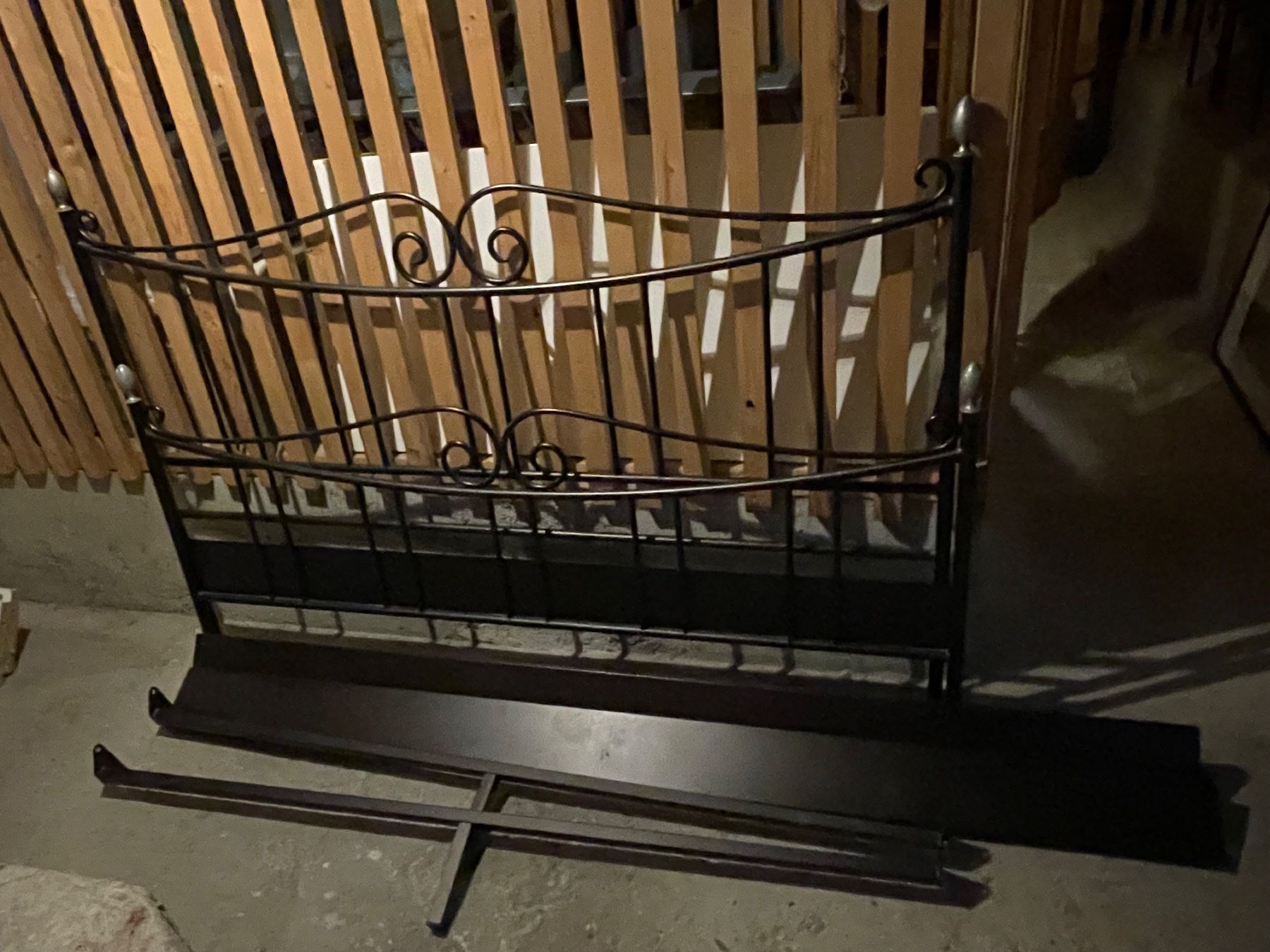 Lits: Bett – D'occasion à Schaffhausen par DavBev1998 2