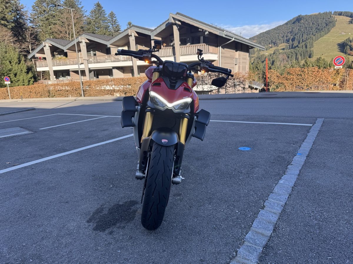 Ducati Strada: Ducati streetfigther v4s – Usato da La chaux de fonds venduto da ri__5z6r 3