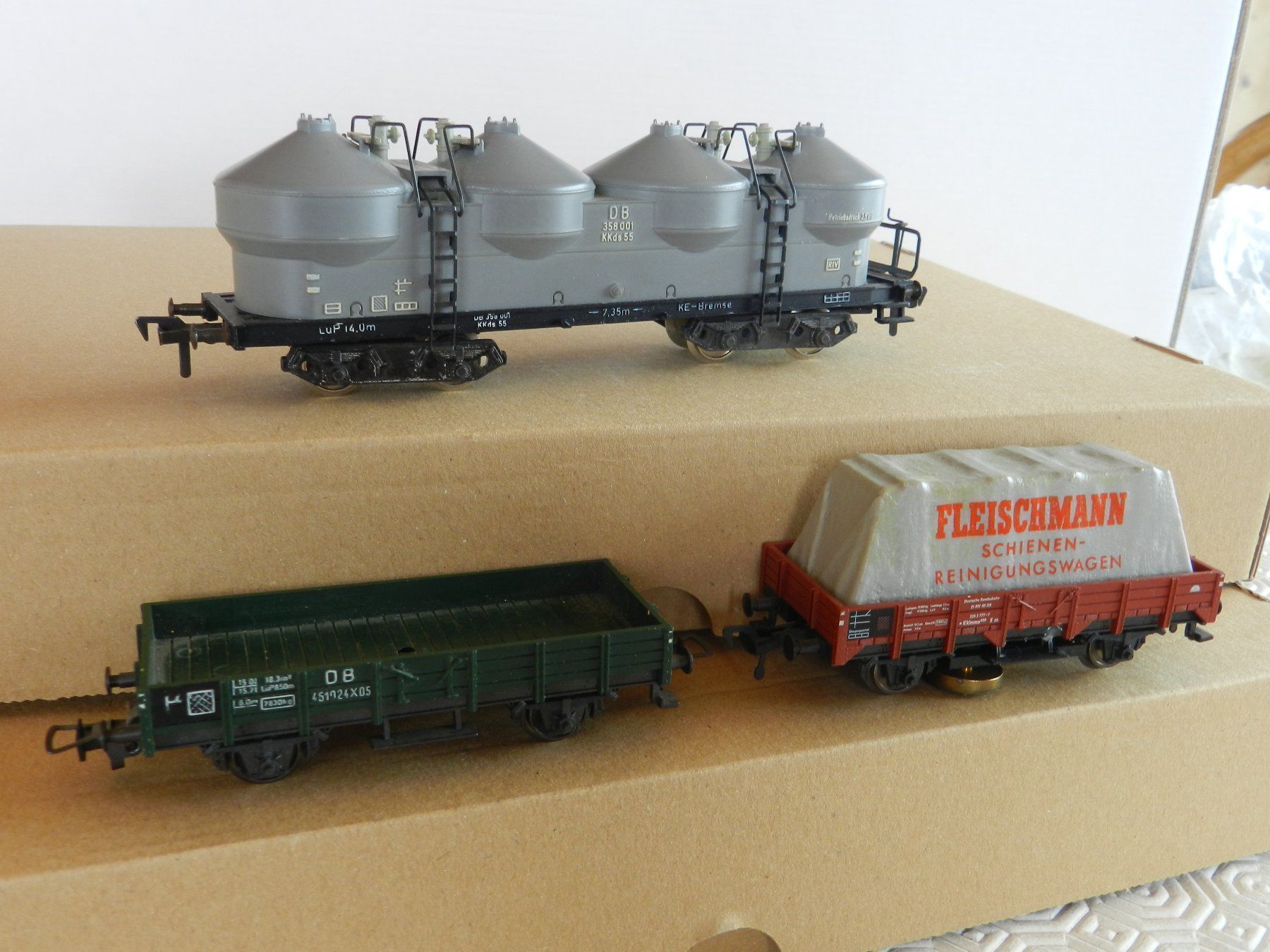 Fleischmann Modelleisenbahnen: H0 DC Fleischmann Güterwagen DB 3 St – Gebraucht aus Arzier-Le Muids von elocin83