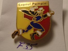 1 Sapuer Pompier Feuerwehr  Pin (F35)