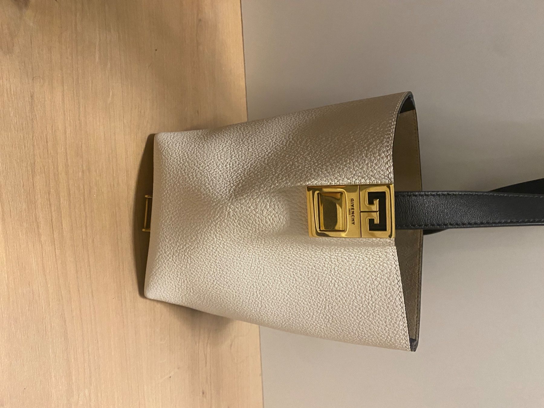 Givenchy Borse da donna: Sac sceau Givenchy – Nuovo (secondo la descrizione) da Sion venduto da lam_hnb8 1