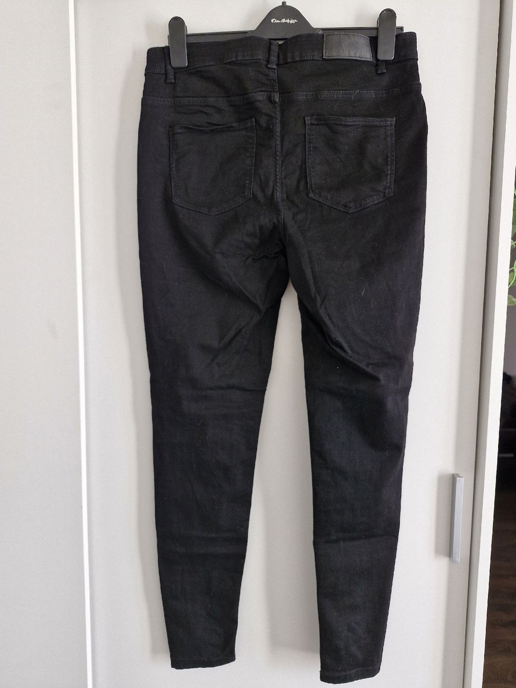 Jeans: Schwarze Noisy May Jeans, Gr. 44 – Usato da Breitenbach venduto da sabrinaa95 2