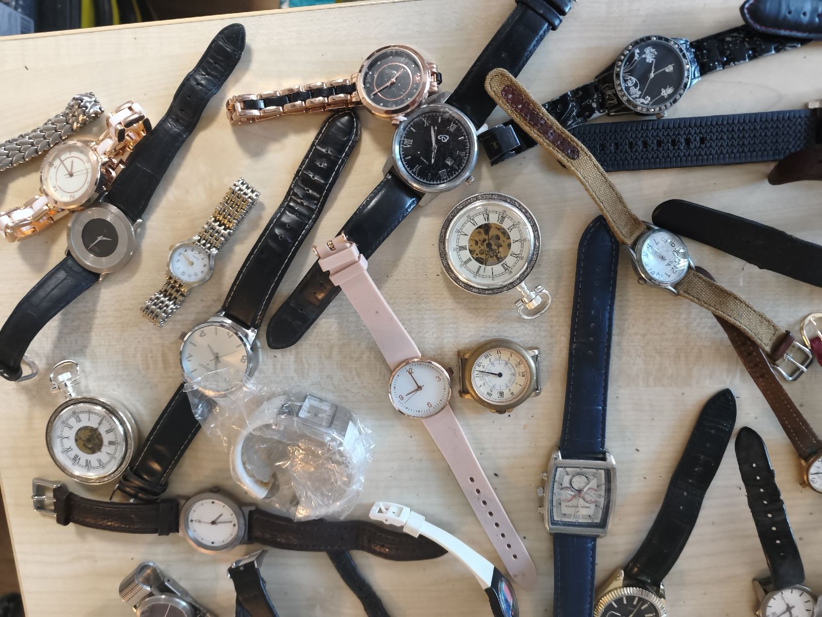 Uhren: Armbanduhr lot – Gebraucht aus Kreuzlingen von dad_9x7b 1