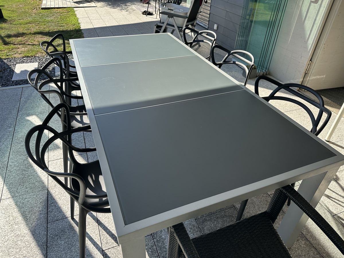 Tavoli: Exklusiver Gartentisch mit Designerstühlen – Usato da Horn venduto da Widel007 1