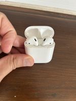 Apple AirPods 2 avec boîtier