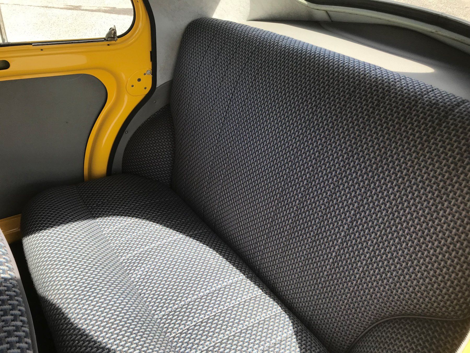 Renault Automobili: RENAULT 4 CV - R 1062 – Usato da Nyon venduto da data-comm 8