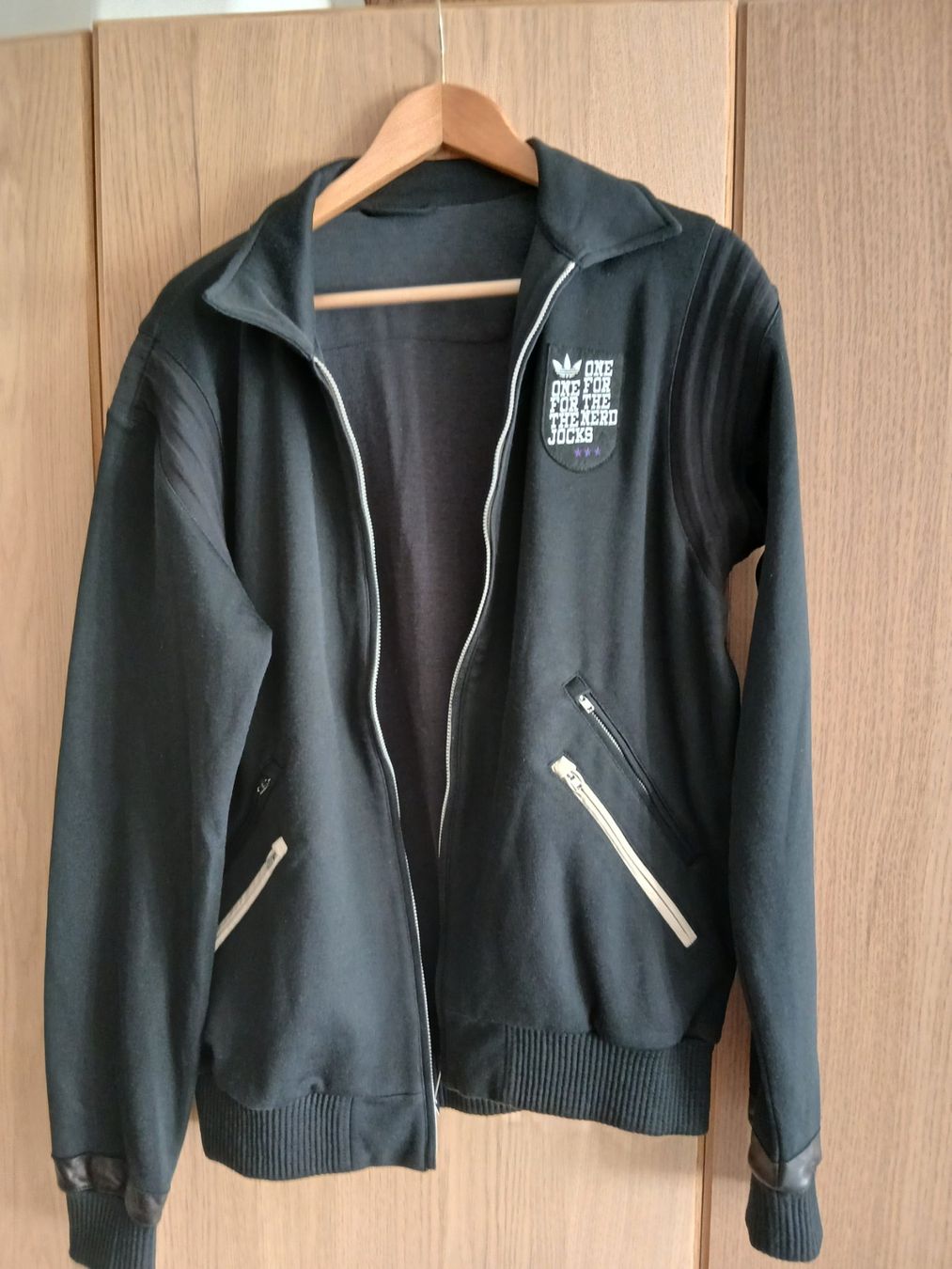 Adidas Giacche: Veste Adidas  badge "One for the nerd jocks" taille M – Usato da Satigny venduto da Asaksa 5