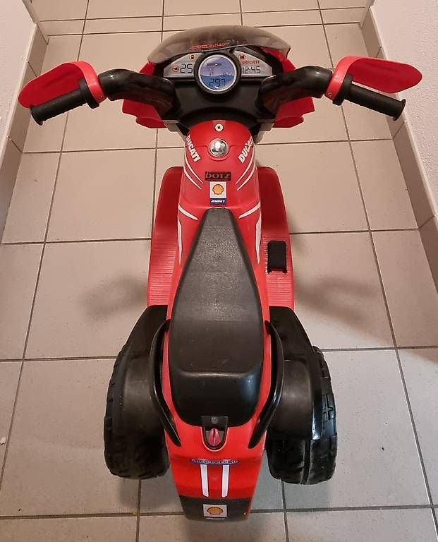 Veicoli per bambini: Moto Ducati elettrica  – Usato da Camorino venduto da Fabiopu 2