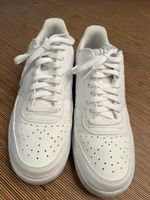 Nike Sneaker weiss